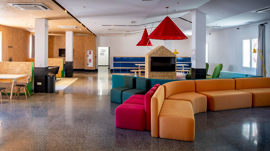 Contract Colegio Mayor Antonio Caro Madrid