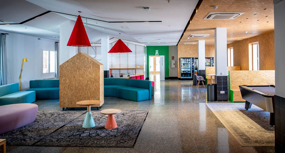 Contract Colegio Mayor Antonio Caro Madrid