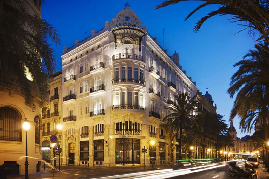 Contract Hotel One Shot Reina Victoria Valencia