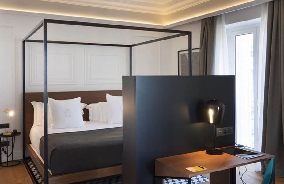 Contract Hotel One Shot Reina Victoria Valencia